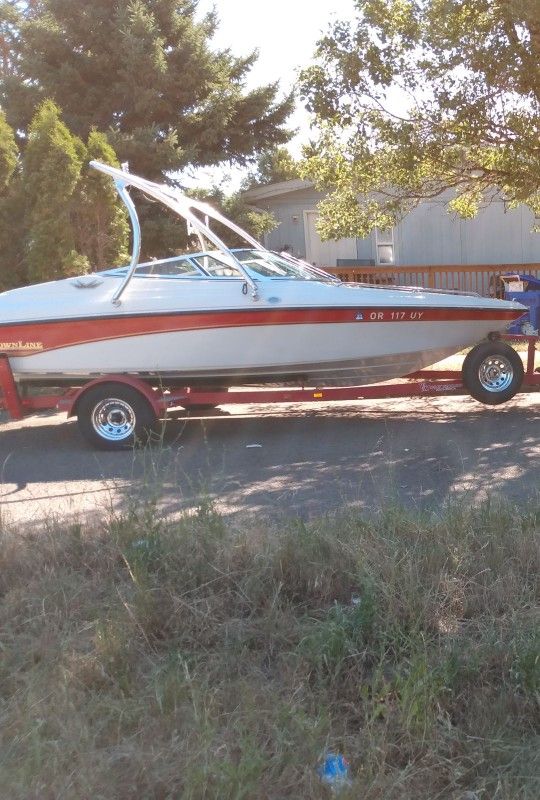 1993 Crown Line 19' Open Bow Ski Boat