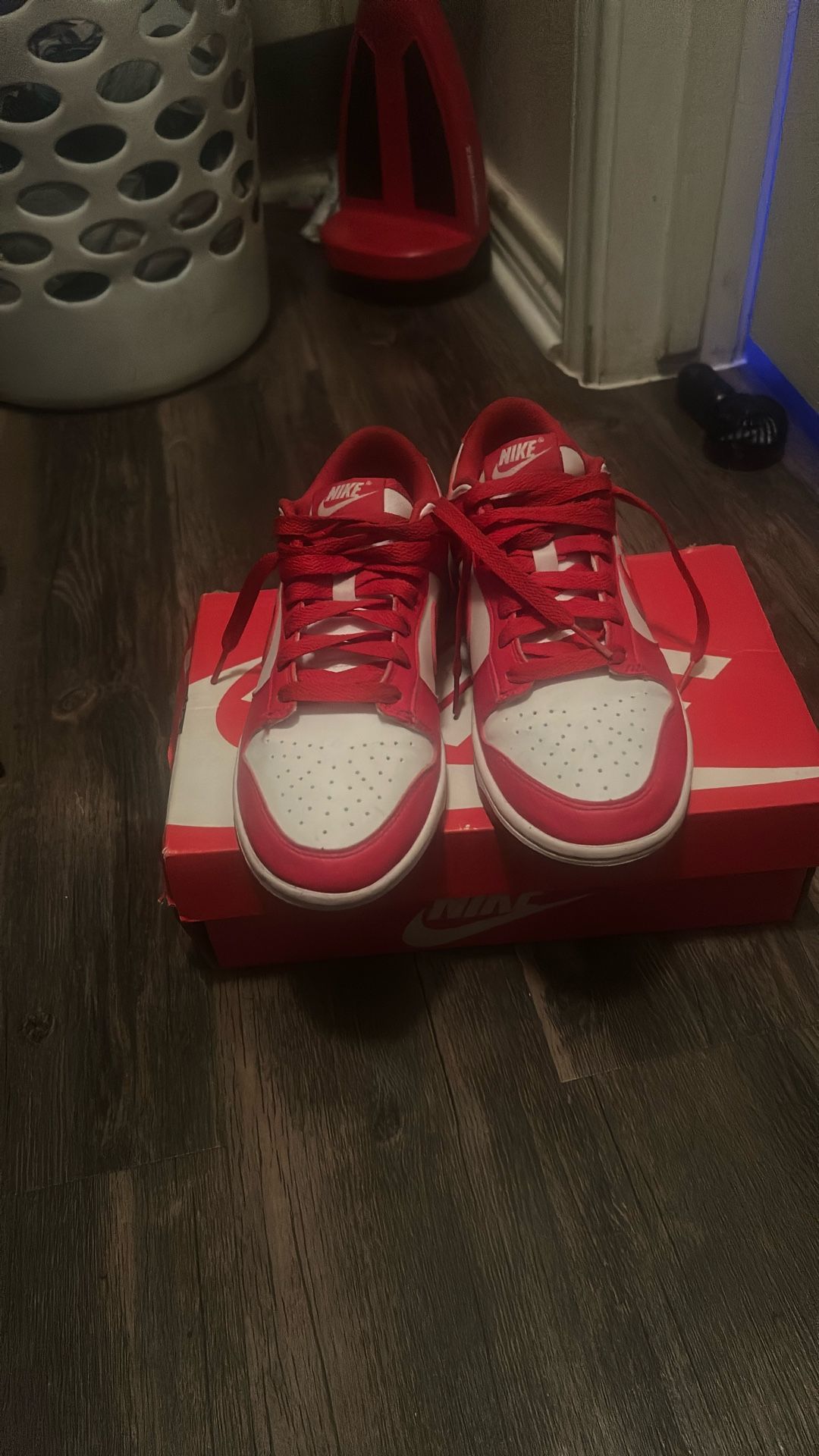 Nike Low Dunks University Red