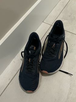 Ladies size 7.5 sneakers
