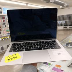 MacBook Air 2019 I5 8Ram 128gb