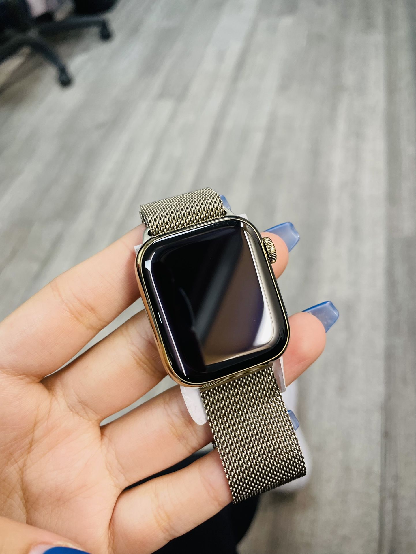 Apple Watch Series 9 41mm Stainless Steel GPS LTE - www 