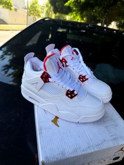 Jordan 4 Blanco con Rojo – Nuevo
