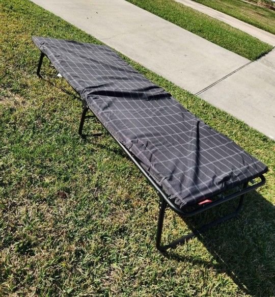 Big & Tall Coleman Deluxe Cot