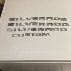 20$ Original Silverado and Custom Emblem Badges 20$