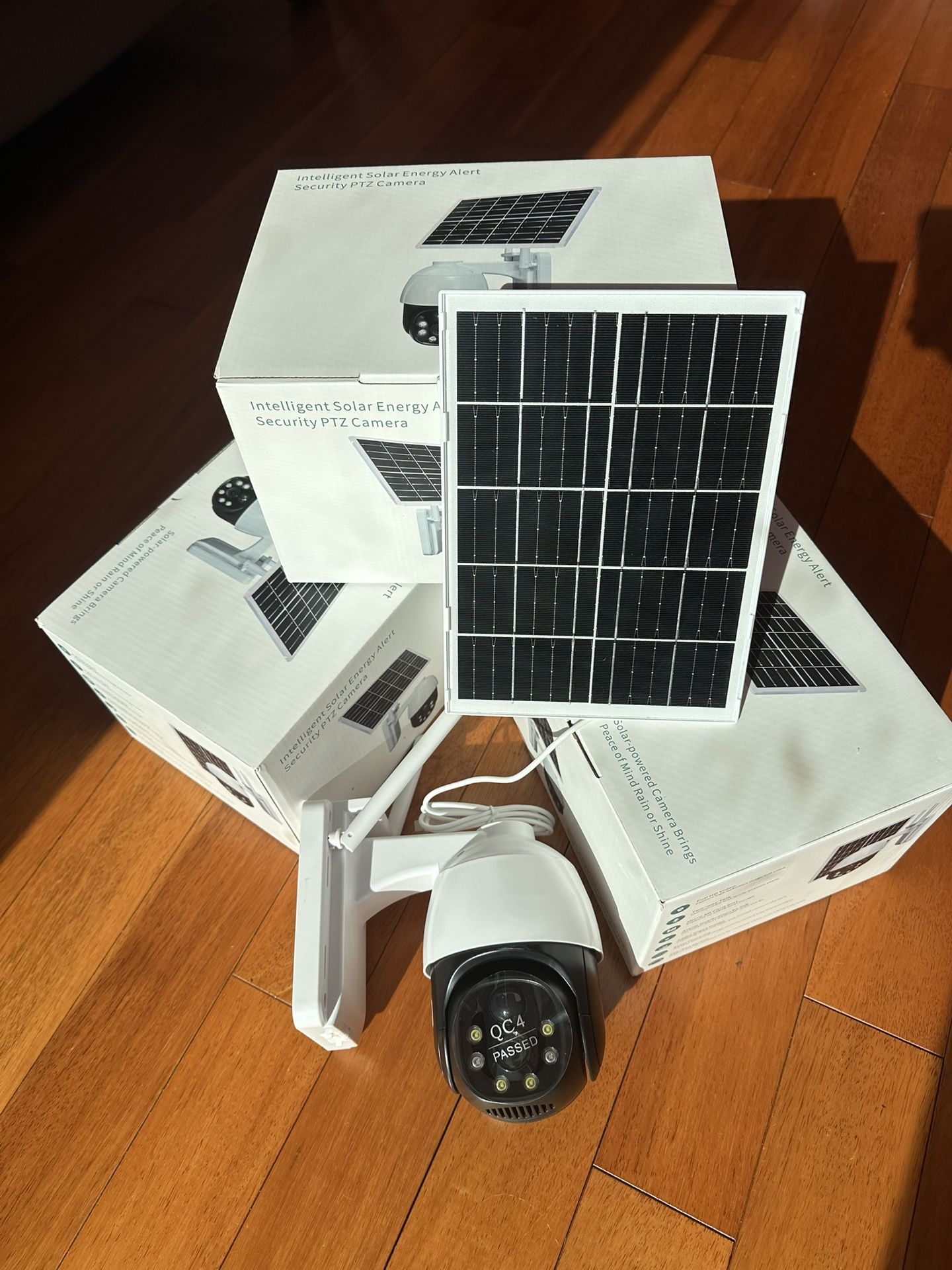 V380 Pro Solar Smart Camera with light support local memory(up to 128G) and cloud memory