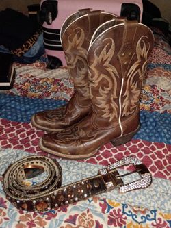 Brown Leather Cowboy Boots with Embroidery Ariat