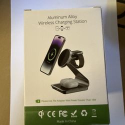 New 3 in 1 Magnetic Wireless Charging Station
