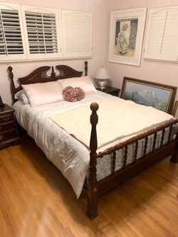 Vintage Queen Antique Chippendale Four Post Mahogany Bed Frame $425 OBO!