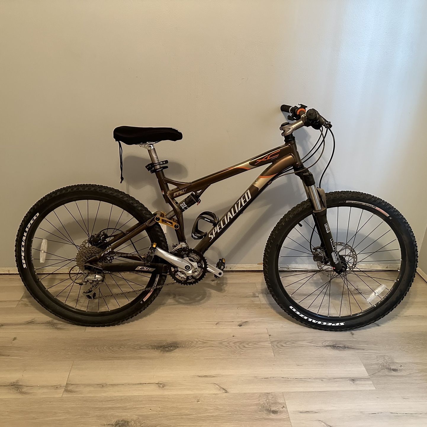 Specialized FSR XC Mountain Bike . Medium Size. for Sale in