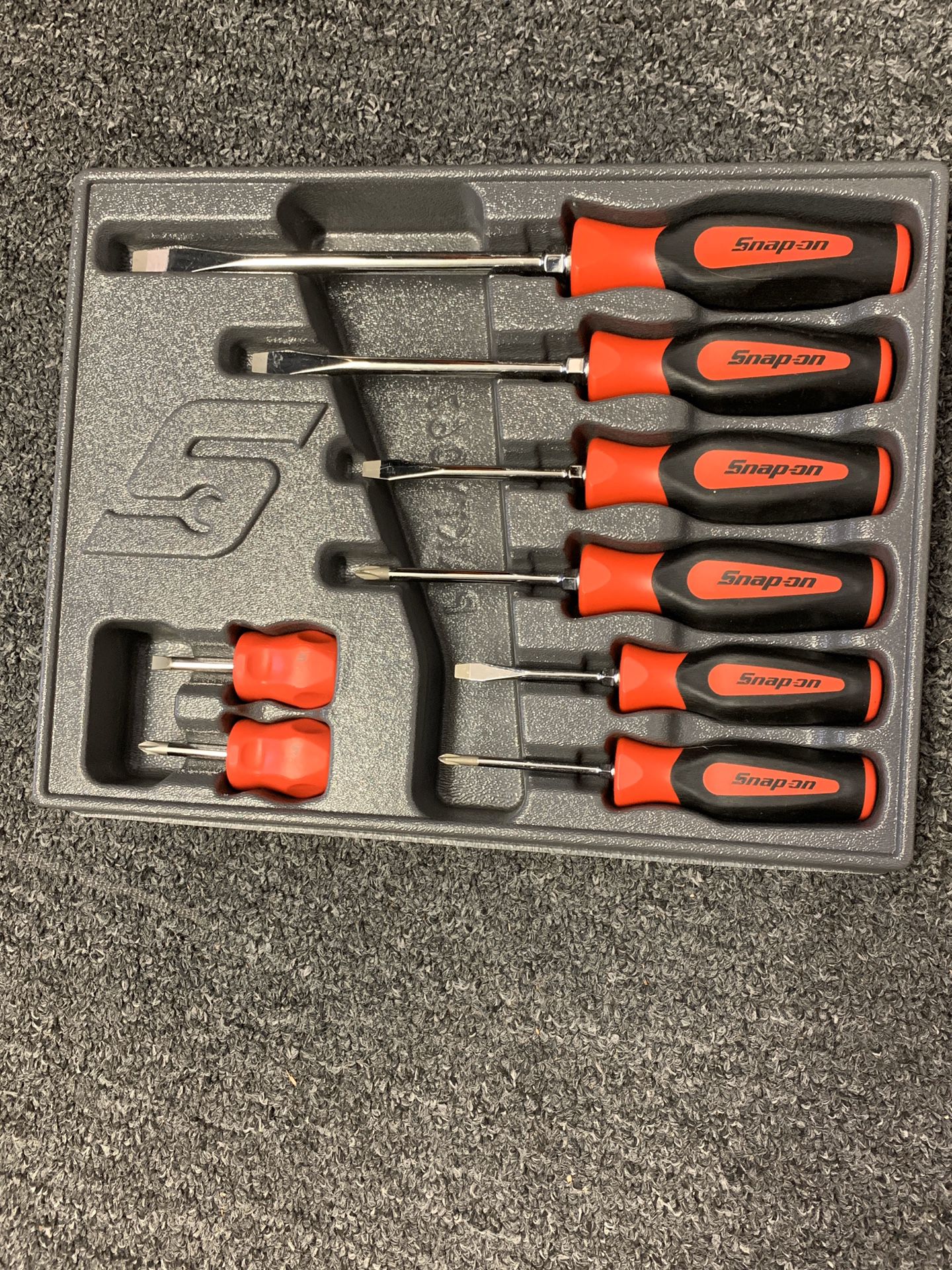 Snap On Tools - 8 piece soft grip screwdriver set “Red”