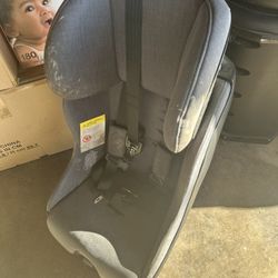 Clek Foonf Car Seat with Cup Holder