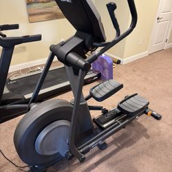 Epic A40E Elliptical Exercise Machine