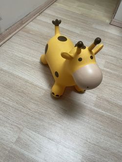 Bouncy Giraffe