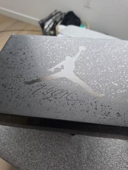 Jordan 4 black cat size 9