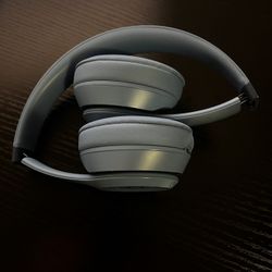 Beats Solo 4