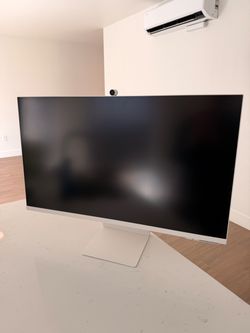 Samsung 32” M80F 4K UHD Smart Monitor