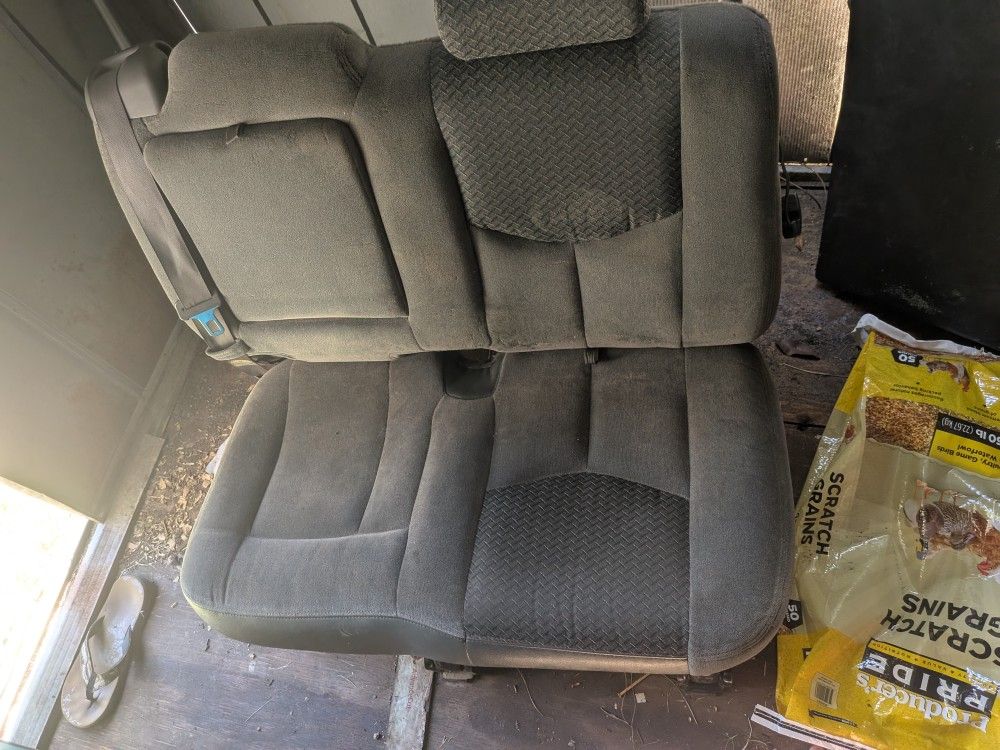 Chevy Avalanche Back Seat Driver Side/ Middle 