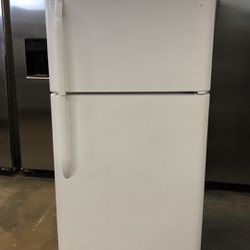 Frigidaire 18Cu Ft Top Freezer Refrigerator Apartment Size In White