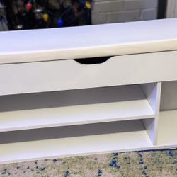 Store Bench