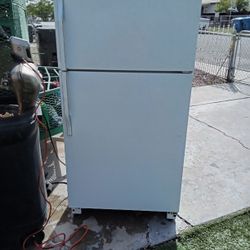 Magic Chef Refrigerator 