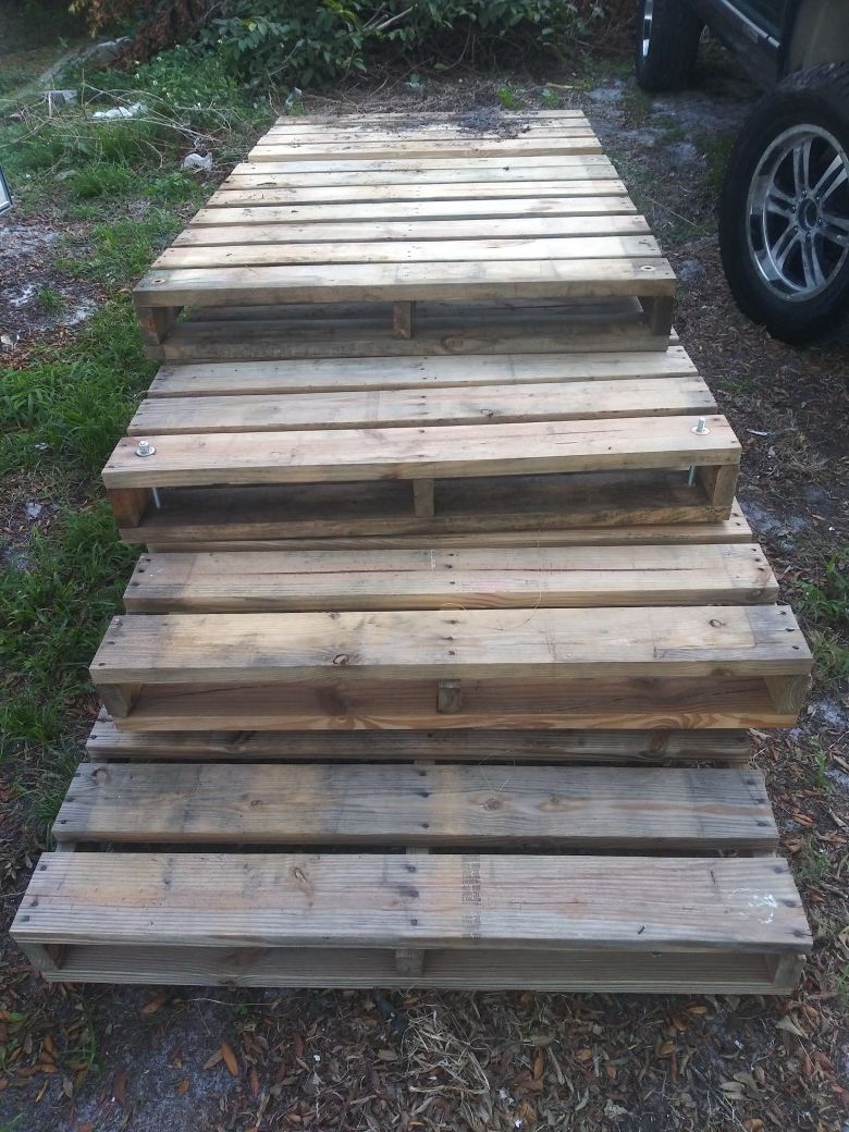 2x6 pallets free