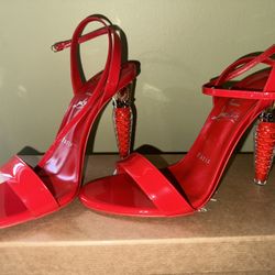 Louis Vuitton Lipgloss Queen Heel