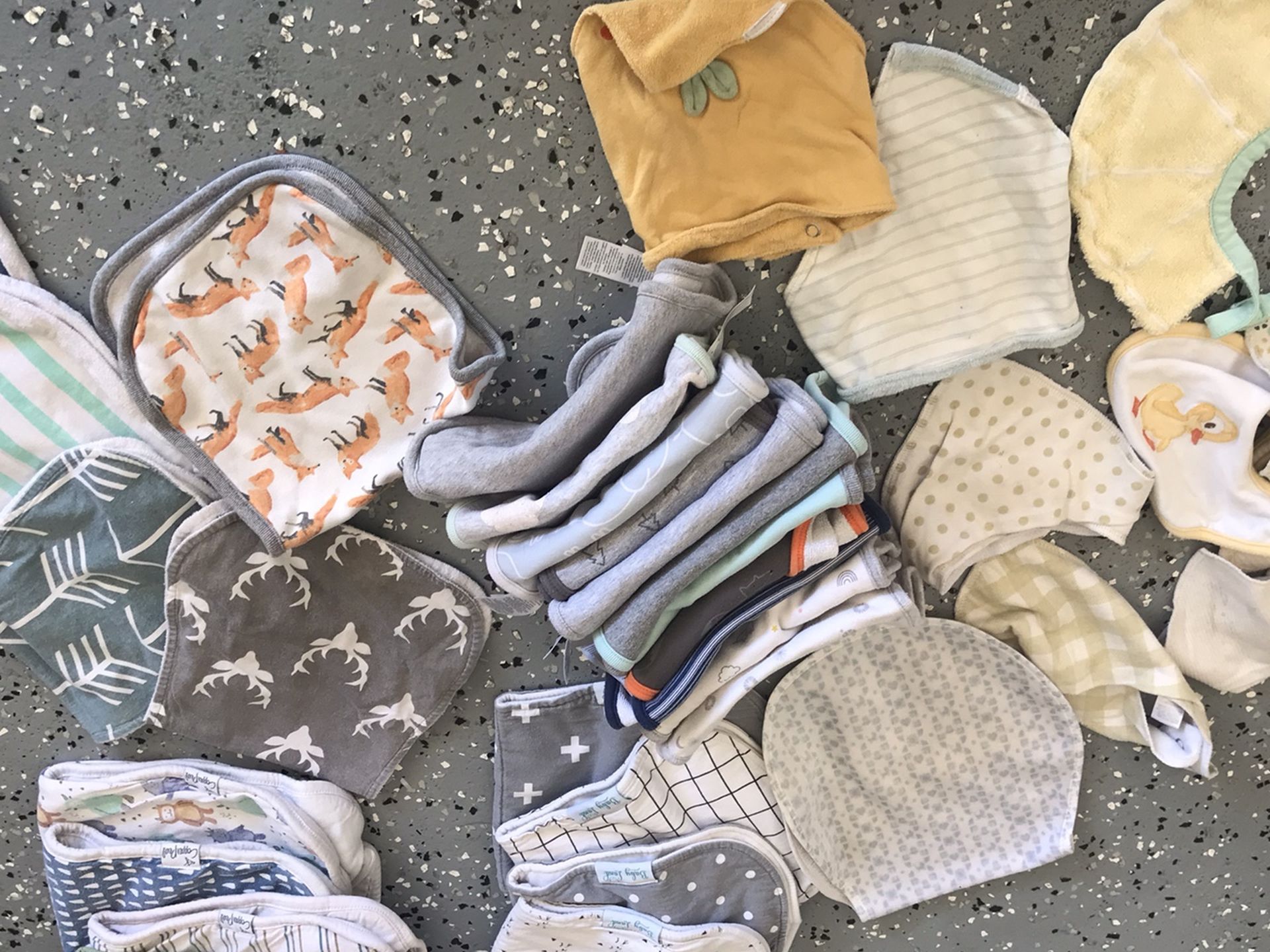 32 Piece Bundle Of Unisex Burp Cloths & Bibs