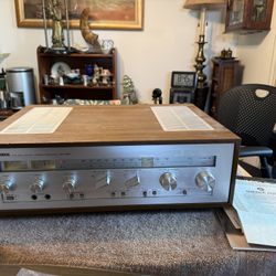 Vintage Yamaha CR-620 Natural Sound Stereo Receiver - Very Cleaned. Tested. Working great. It includes manual and original invoice. 