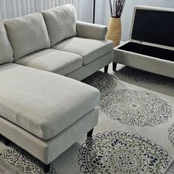 !Excellent condition! 3-piece,( sofa bed), the chaise can be placed on either side, reversible cushions, firm and comfortable, ottoman with larg