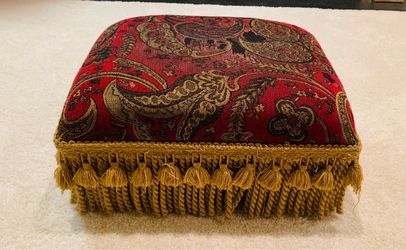 Exquisite Tasseled Footrest Stool / Ottoman