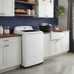 Samsung Top Load Washer with Impeller, Vibration Reduction Technology+, Smart Care and Self Clean, 4.5 Cu. Ft., White (WA45T3200AW/A4)
