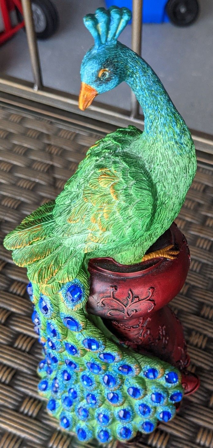 New Peacock Figuring