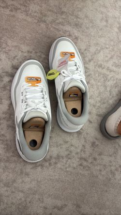 Sketchers slip on golf shoes