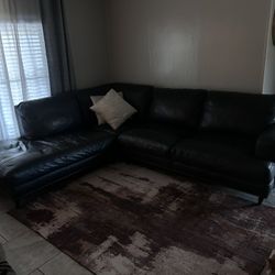 SECTIONAL SOFA 
