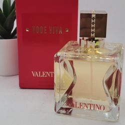 Valentino
 
Voce Viva Eau de Parfum

3.4 fl 