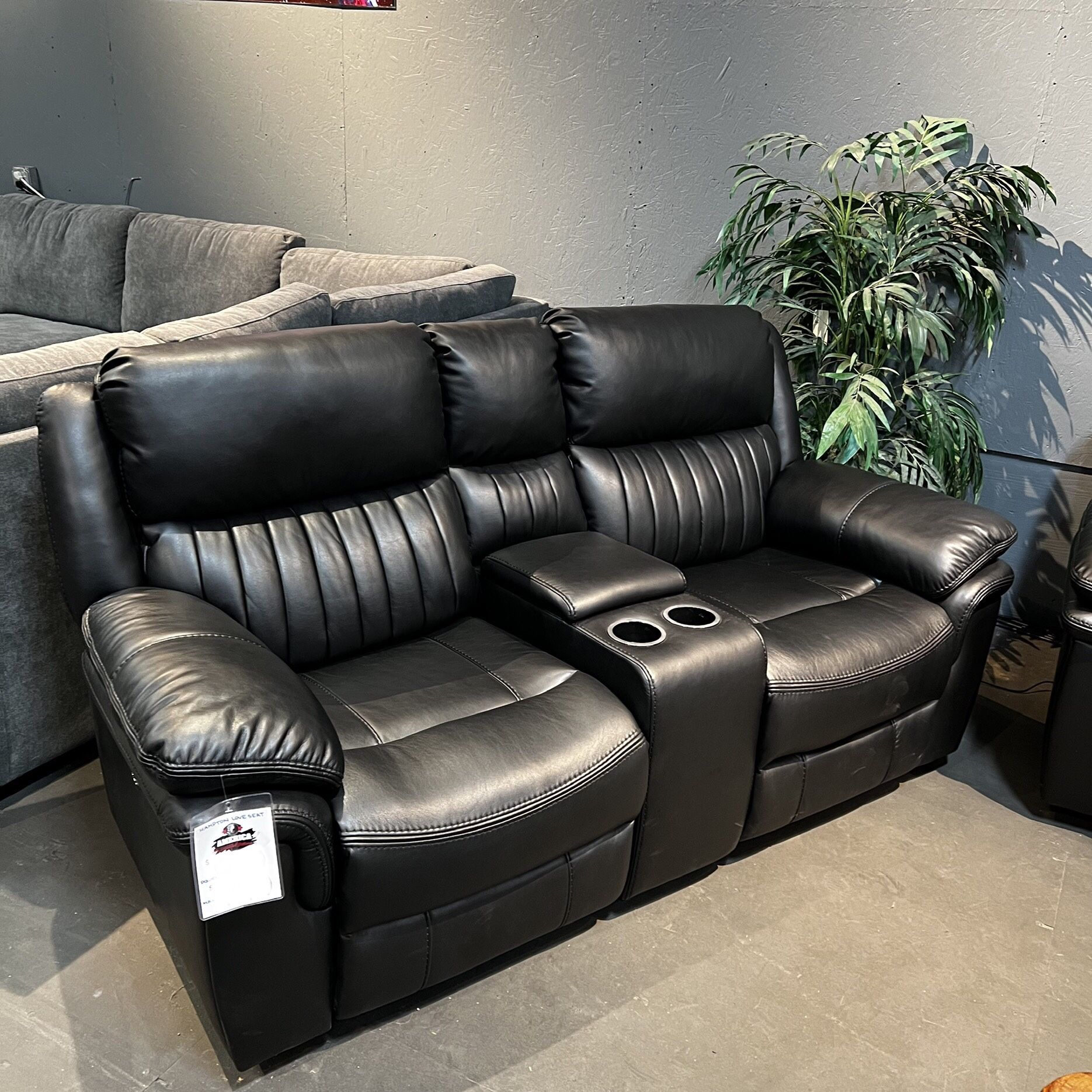 Black Reclining Loveseat - Hampton