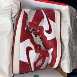 Jordan 1 Retro High OG Varsity Red (W)