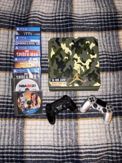 Playstation 4 Bundle - Console, Controllers, Games
