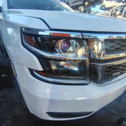 2015-2020 Chevy Tahoe 5.3L Headlight Passenger Right Side 