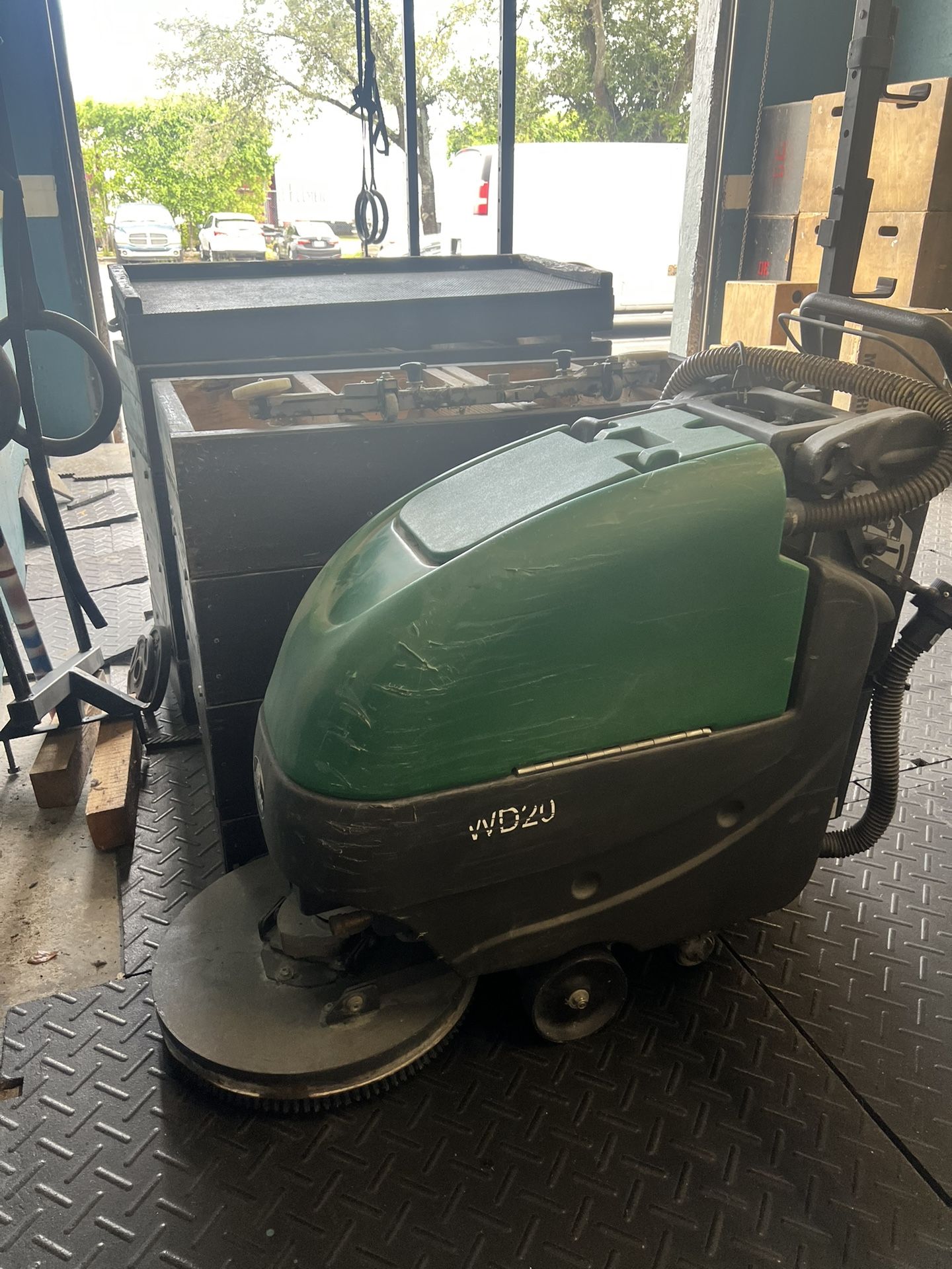 Bull Dog Scrubber Model WD20