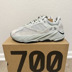 Yeezy 700 Salt
