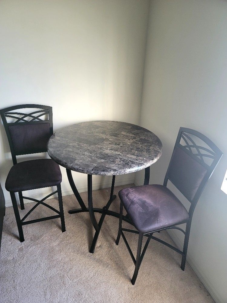 Kitchen Table & Chairs
