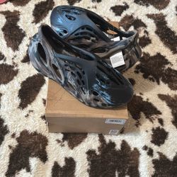 Yeezy Mx Carbon Foam RNNR