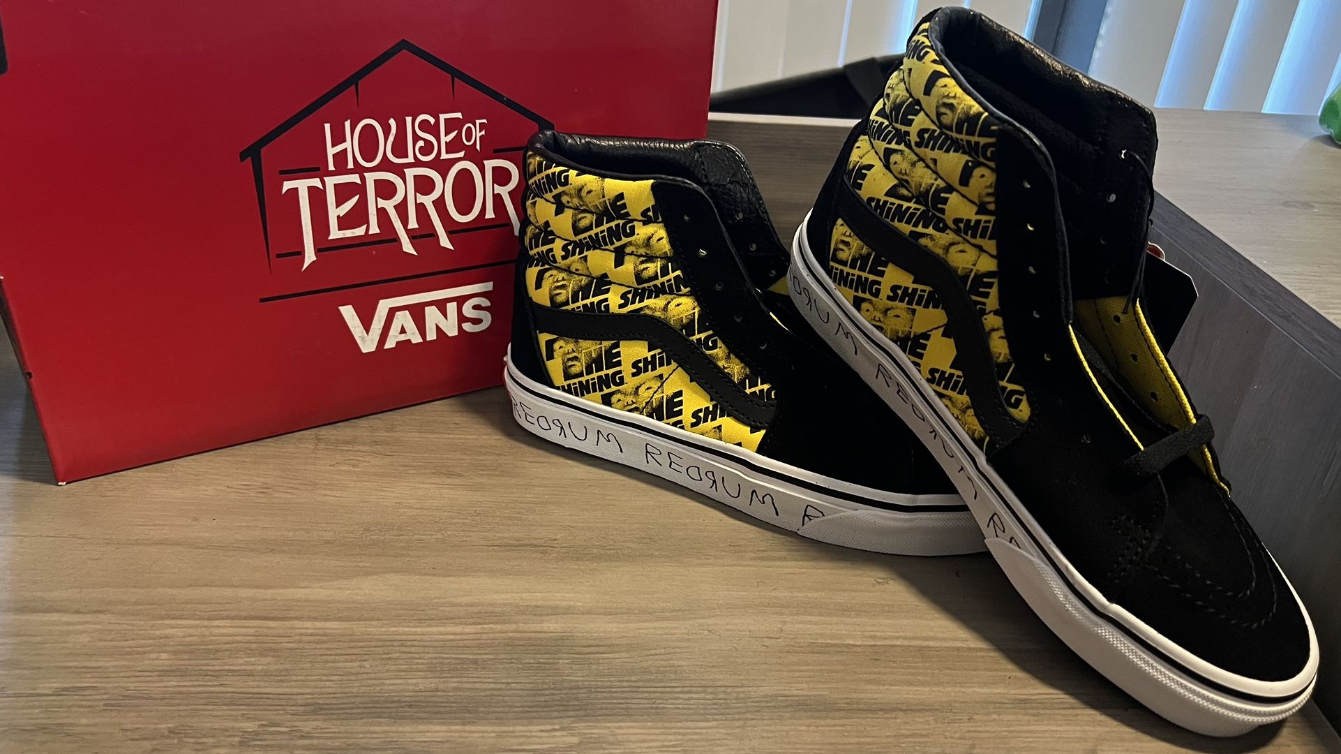 Vans house of terror “the shining” sk8-hi Mens 6 womens 7.5