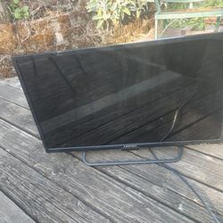 Element ELEFW328-01 television 32inches TV, Used but in good condtion, 720P