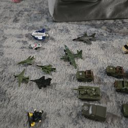 Micro machines part 2 of 3 will not let me post all the https://offerup.com/redirect/?o=cGljdHVyZXMuU28= I have to do it like this.These are the build