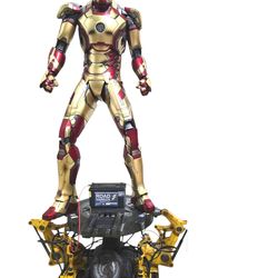 Hot Toys Iron Man Mark 42 DELUXE 1/4 Scale PERFECT CONDITION