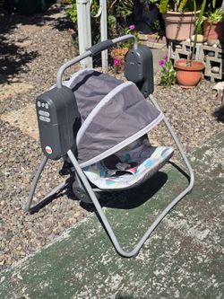 Fisher-Price On-The-Go Swing Hexagons Print