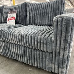 Corduroy Dark Grey Sectional.  New Sectional  4-pc     Nuevo Seccional  De 4 Piezas Color Gris. Oscuro  4-Piece Sectional Set New sectional in a box  