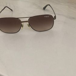 Vogue  Sunglasses .